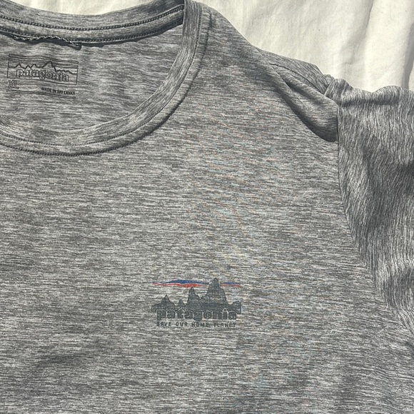 Patagonia Women’s Gray Capilene® Cool Daily Graphic Shirt Size XL Extra Large - Picture 4 of 10